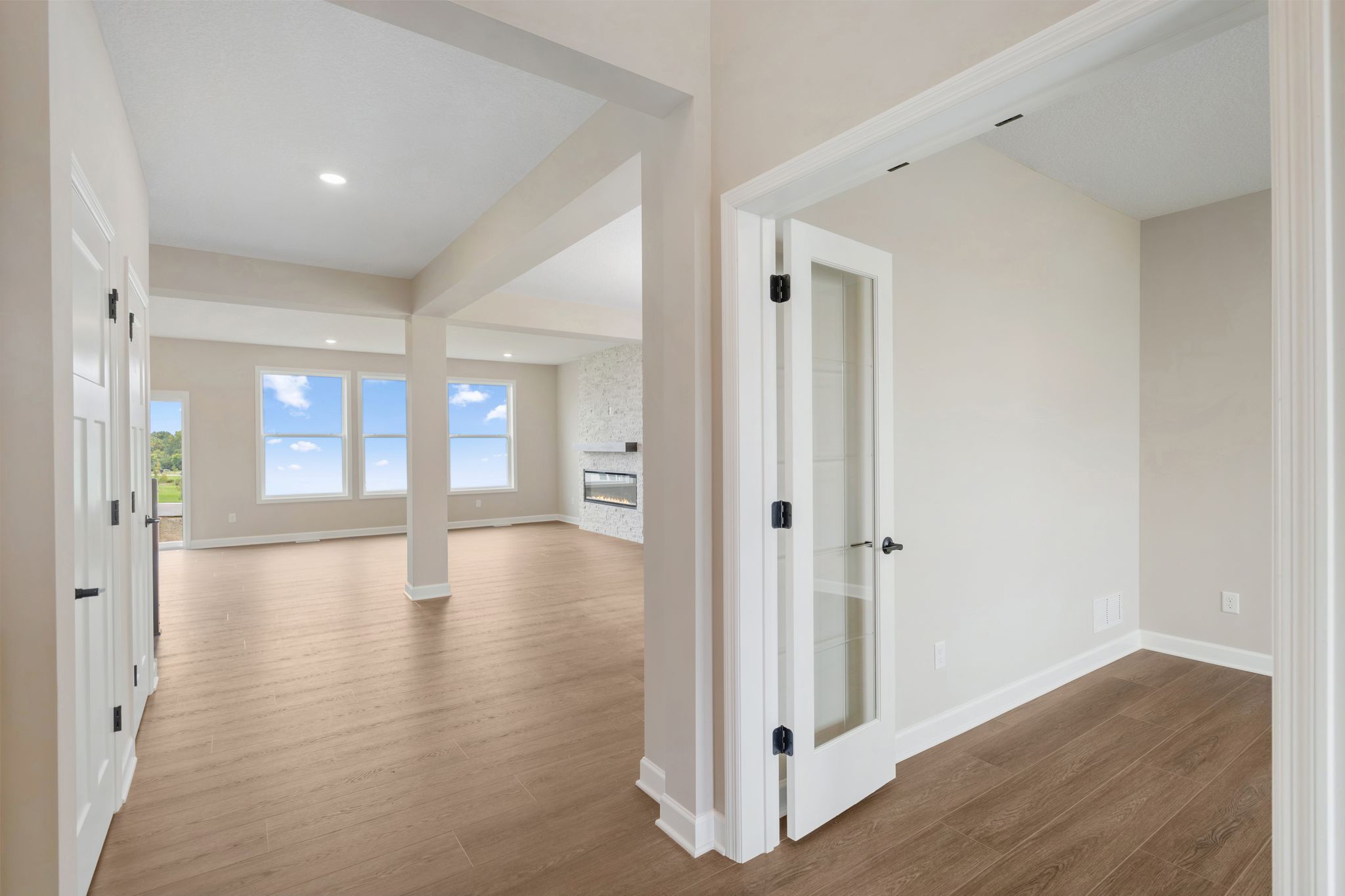 6 Caslano+1 Itasca QMI H S2312 Foyer 2of2 F1