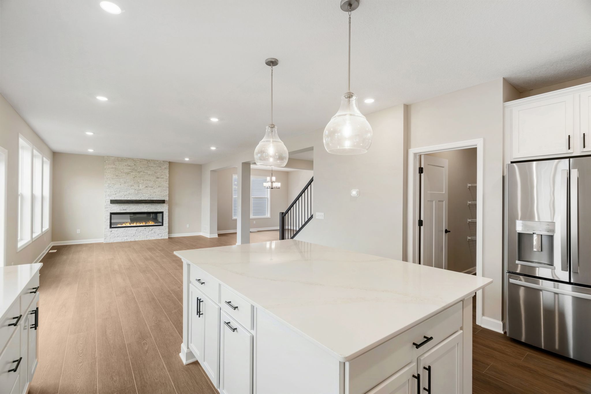 9 Caslano+1 Itasca QMI H S2312 Kitchen 2of3 F1