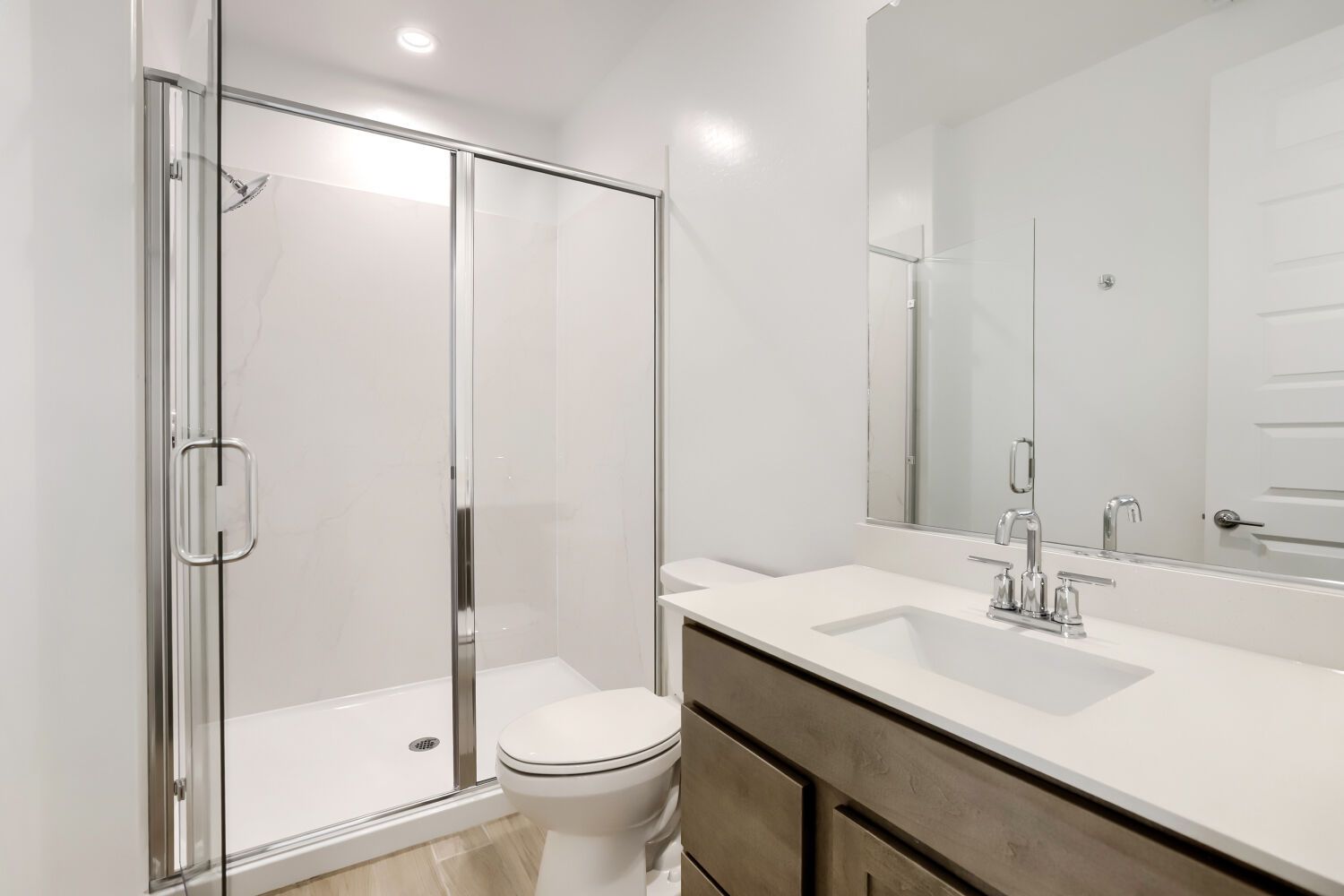 5955 N 191st Dr   Web Quality   010   10 Bathroom