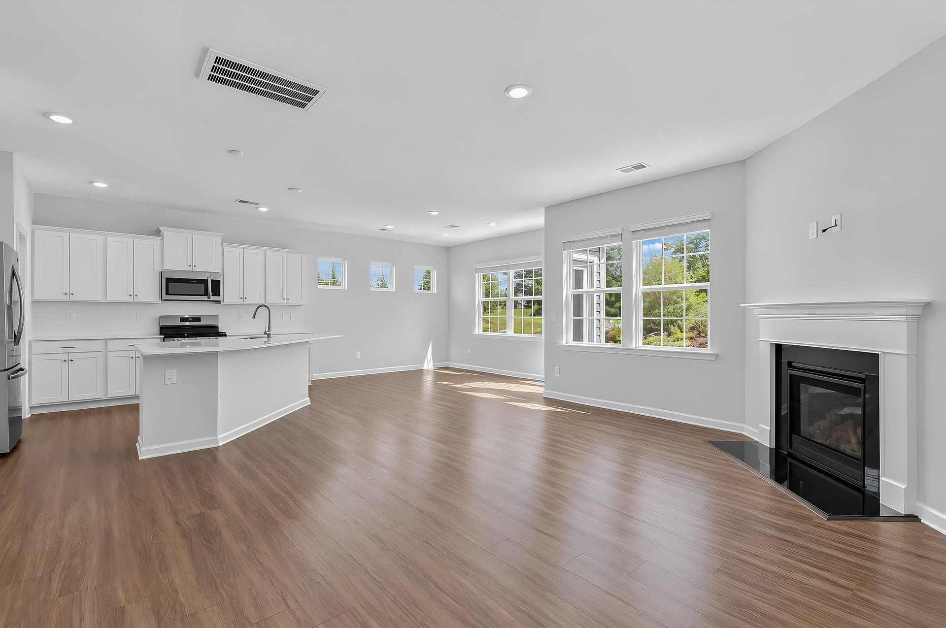 Pine Oaks Estates Greenway 9