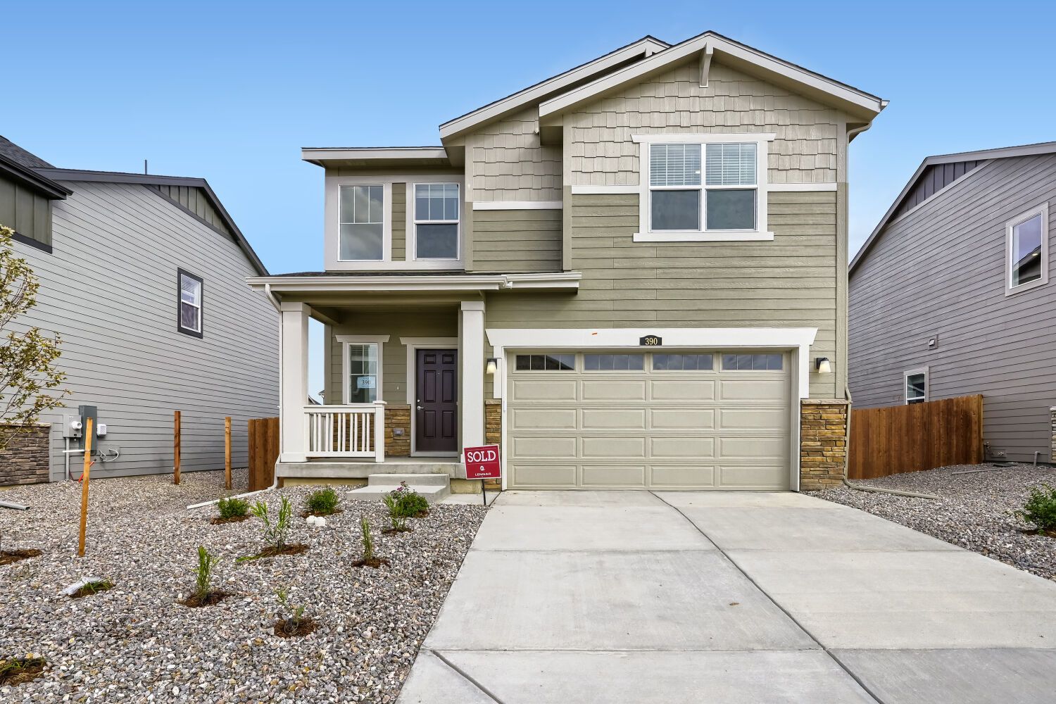 390 Blossom St   Web Quality   001   01 Exterior Front