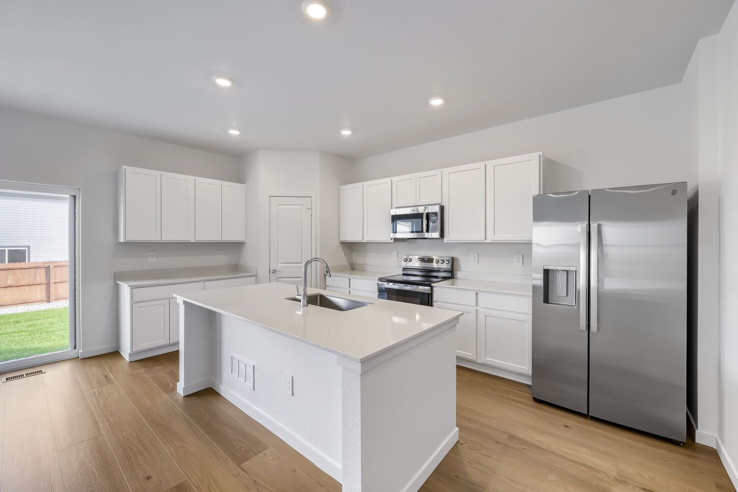 390 Blossom St   Web Quality   003   03 Kitchen