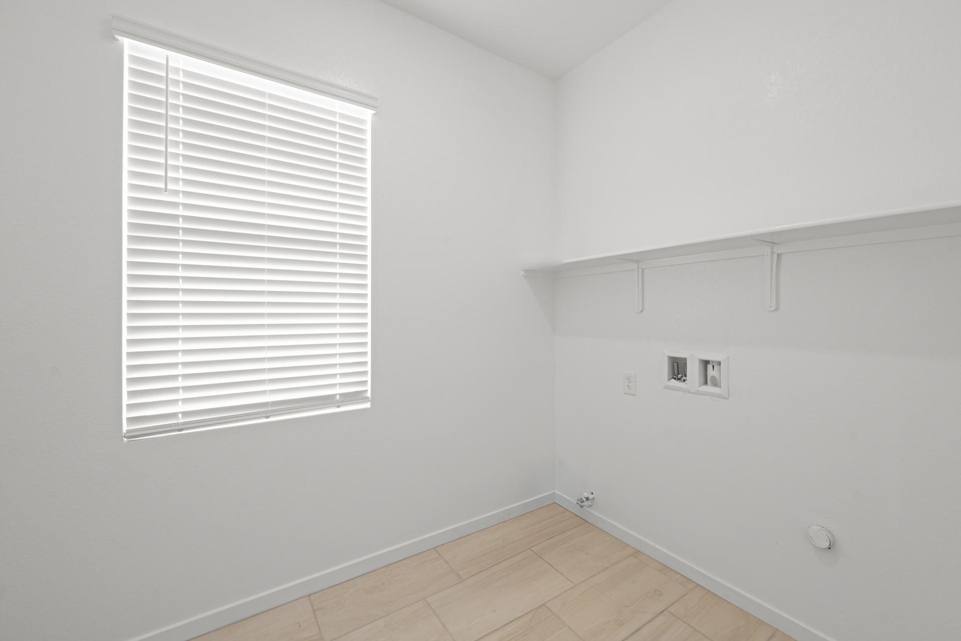 Lennar8142 Gusty Brook Street26