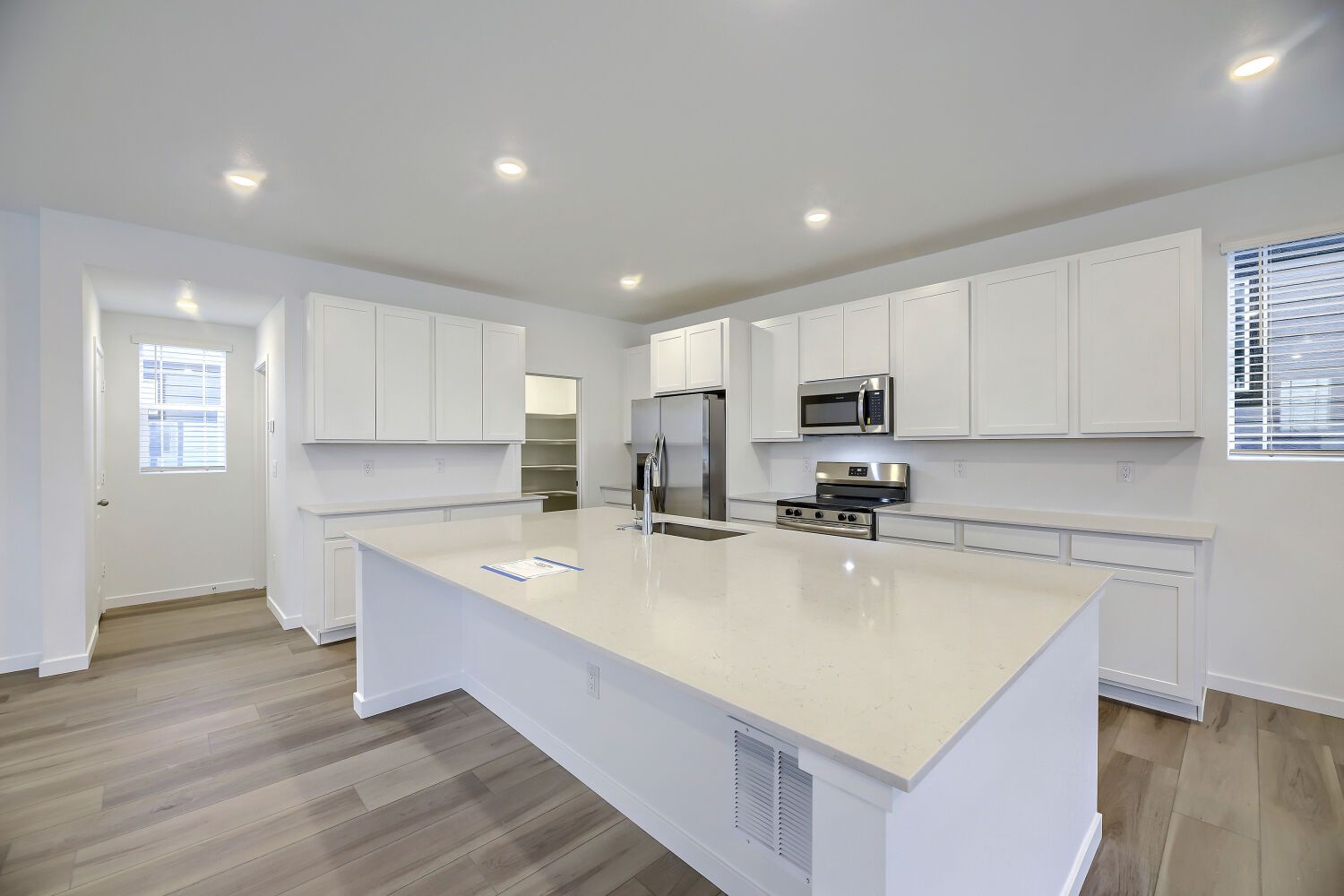 7454 Whiteclover Ln   Web Quality   004   04 Kitchen
