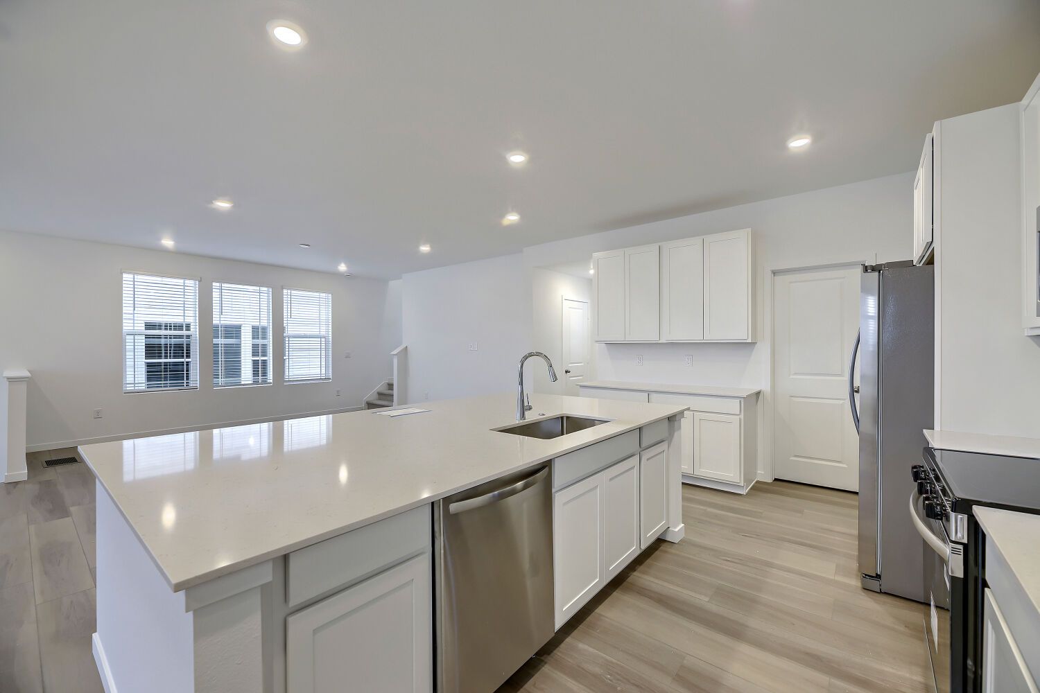 7454 Whiteclover Ln   Web Quality   005   05 Kitchen