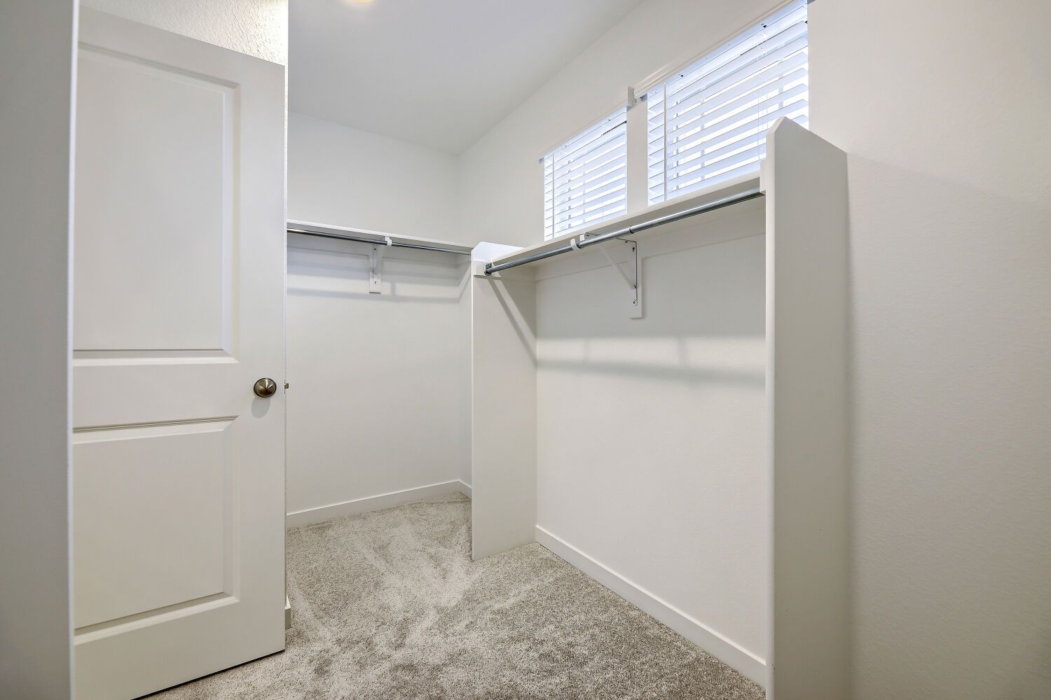7454 Whiteclover Ln   Web Quality   009   09 Primary Bedroom Closet