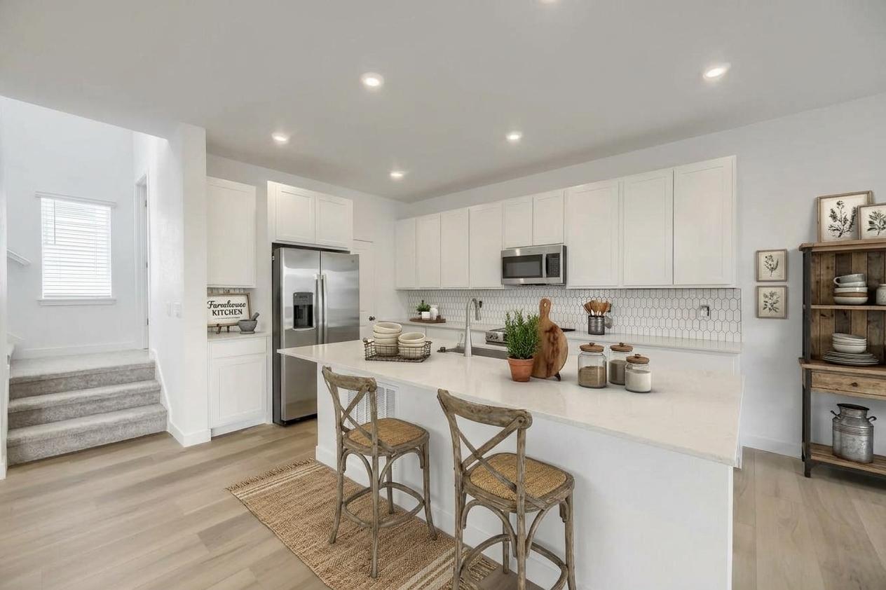 Horizon Kitchen Staged