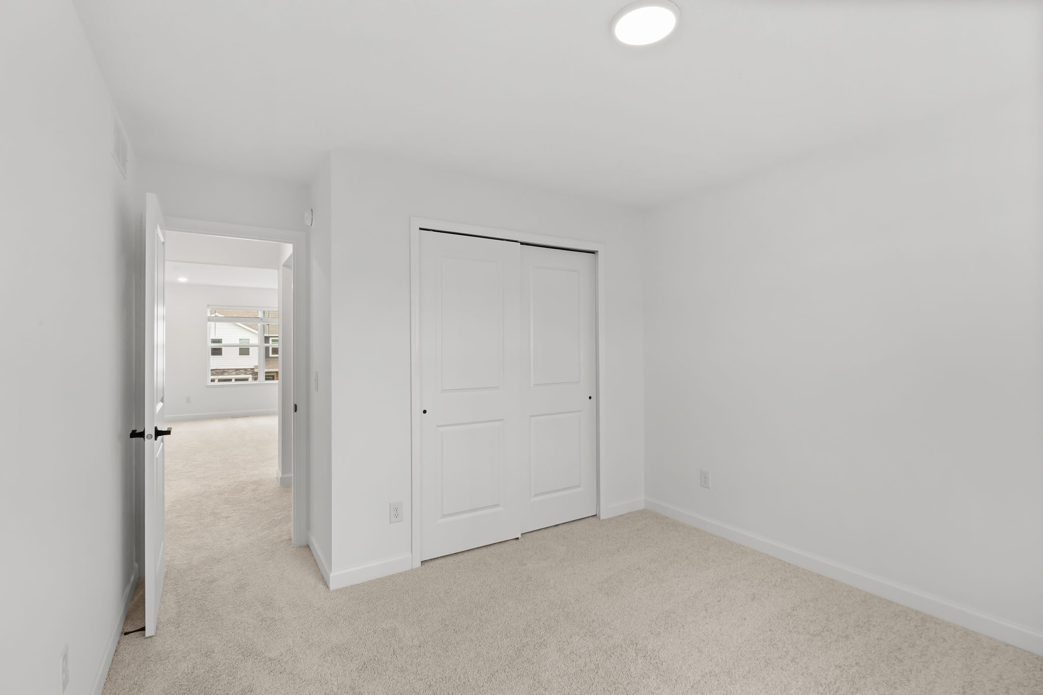 3 Voyageur Farms Markham QMI H S3606 Bedroom 1of4 F2