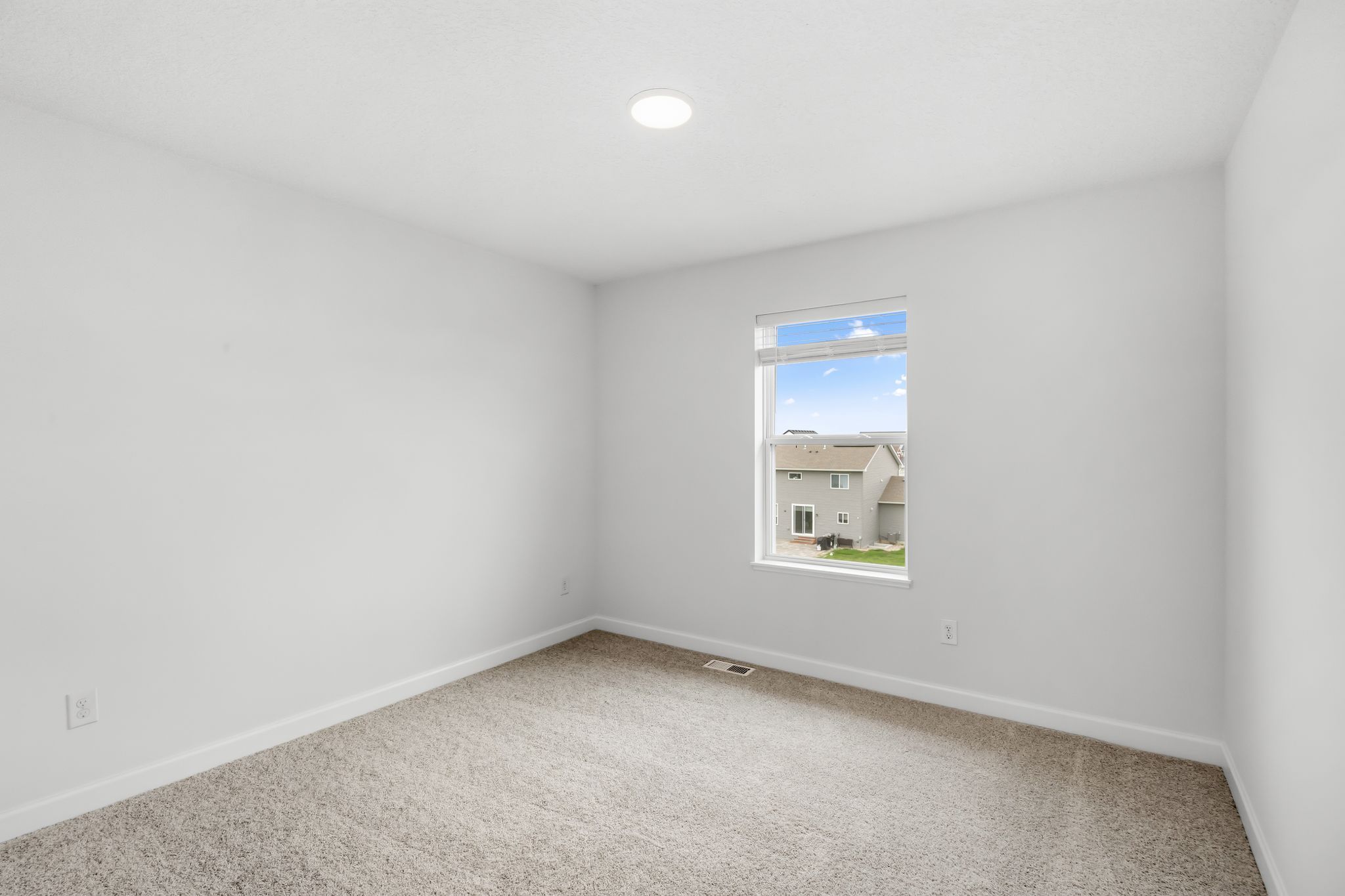 5 Voyageur Farms Markham QMI H S3606 Bedroom 3of4 F2