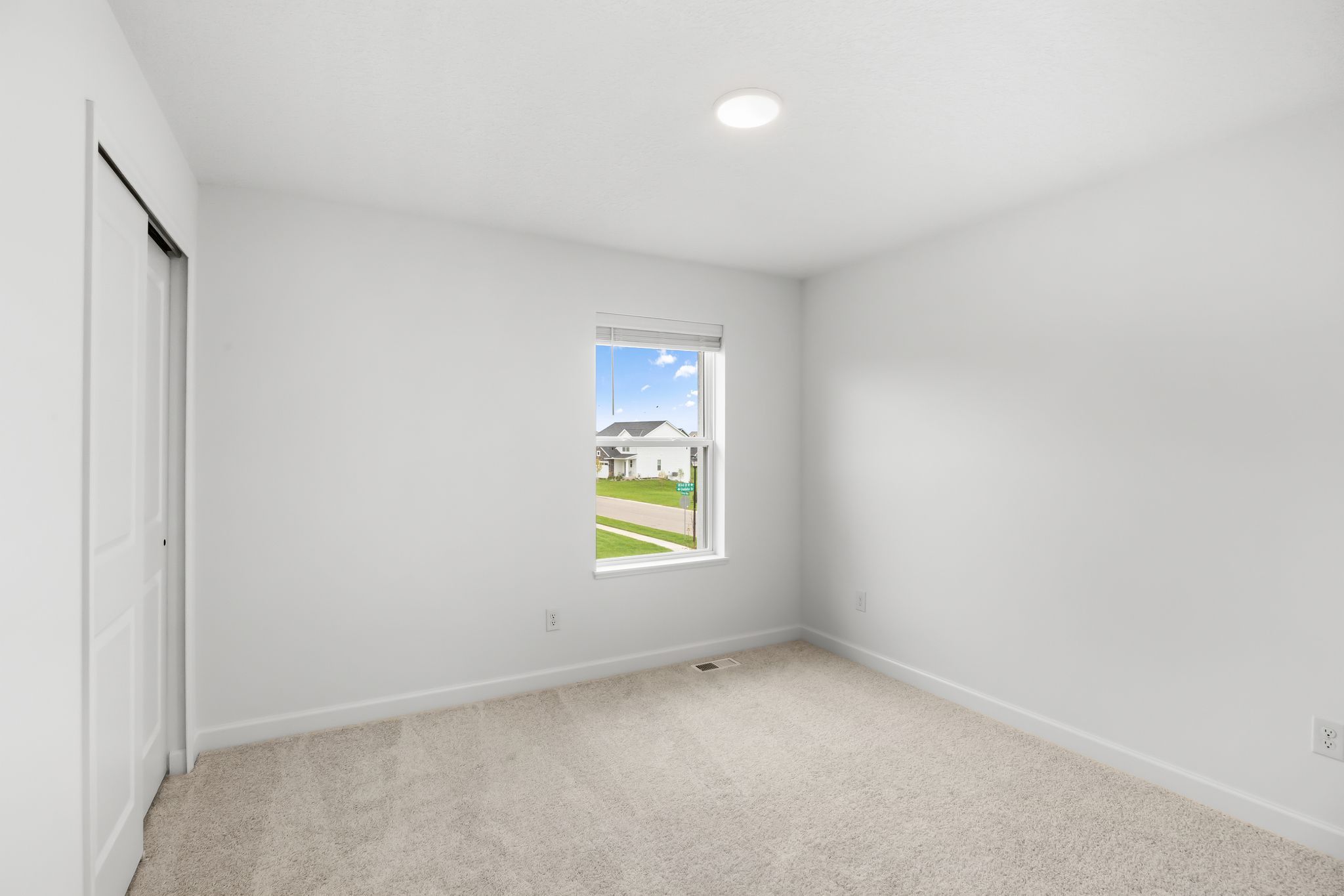 6 Voyageur Farms Markham QMI H S3606 Bedroom 4of4 F2