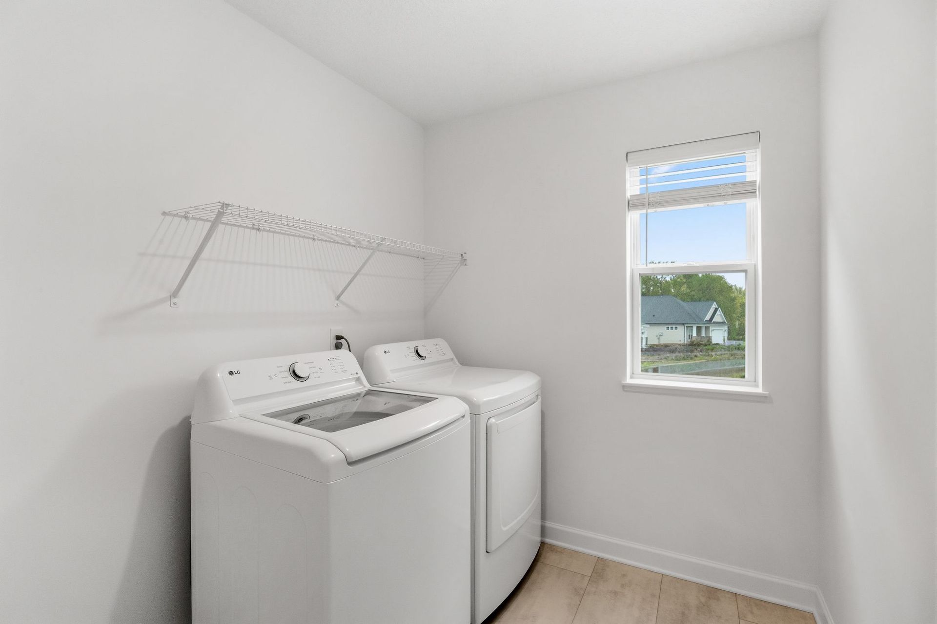 10 Voyageur Farms Markham QMI H S3606 Laundry Room F2