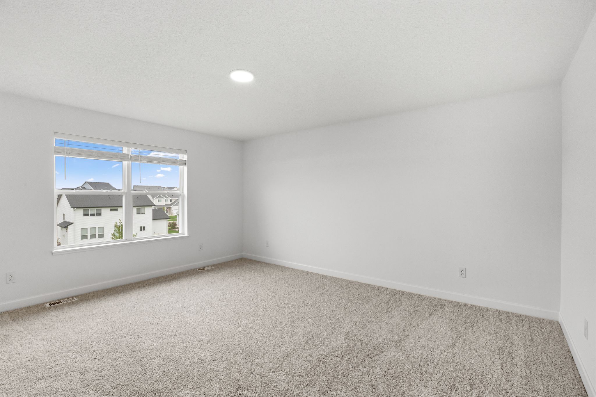 13 Voyageur Farms Markham QMI H S3606 Owners Bedroom F2