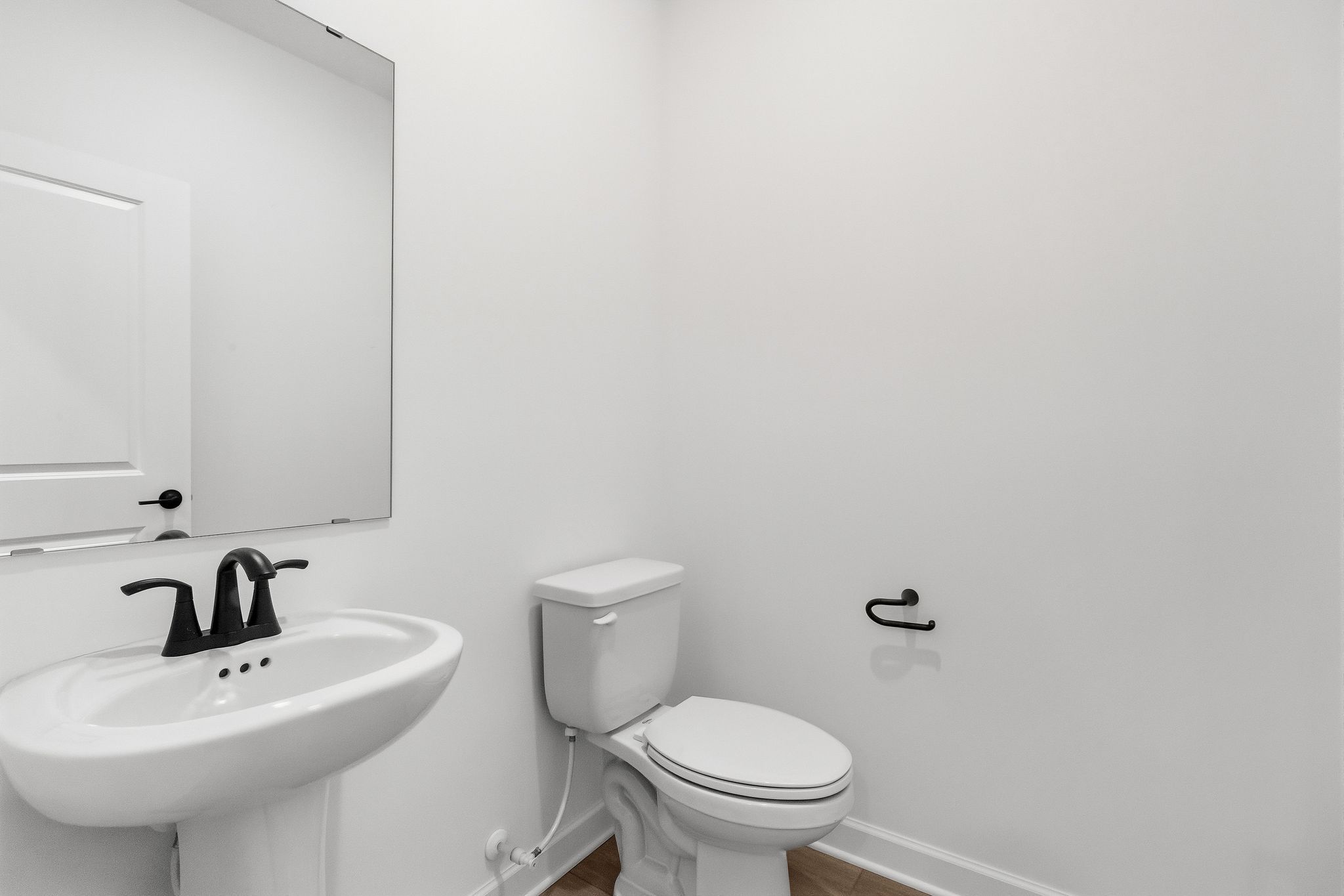 15 Voyageur Farms Markham QMI H S3606 Powder Room F1