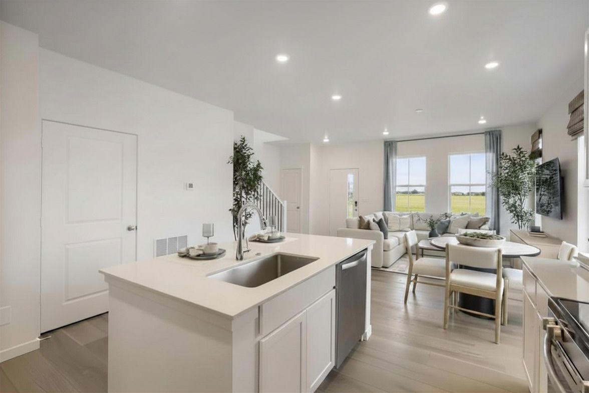 3095 Gladstone Ave Kitchen 2