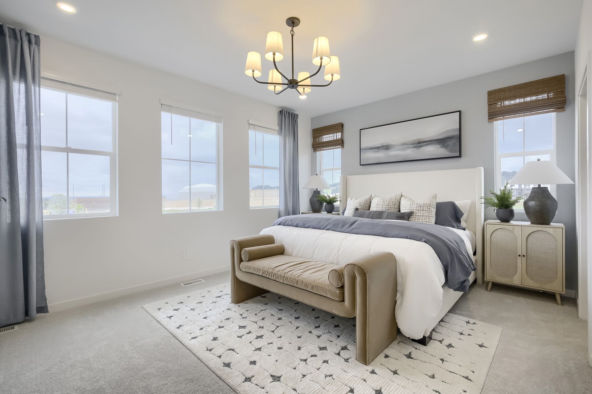 3095 Gladstone Ave Owner's Suite