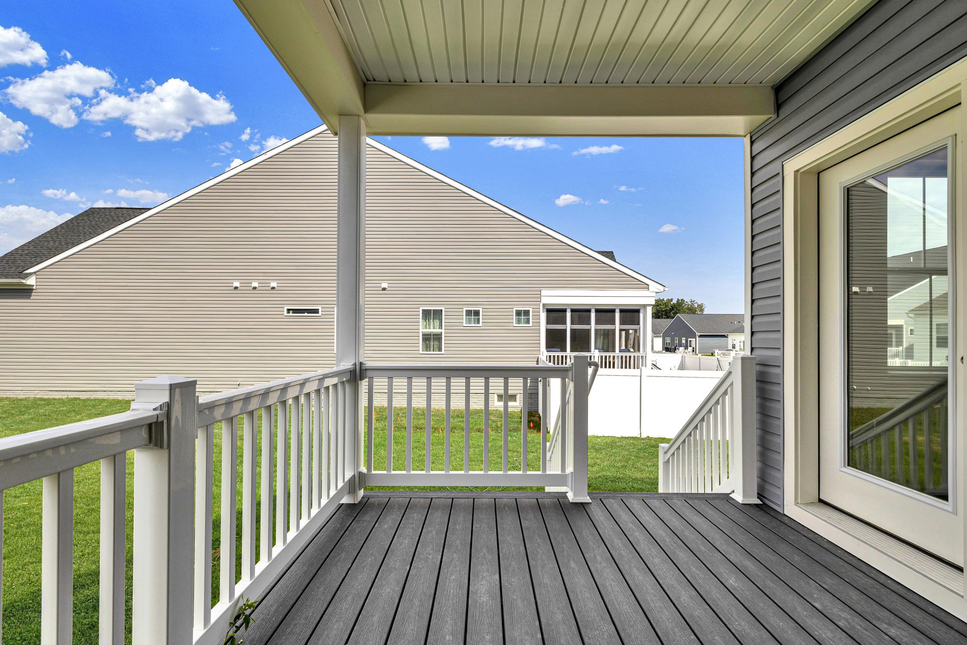 Plantation Lakes Dover Patio