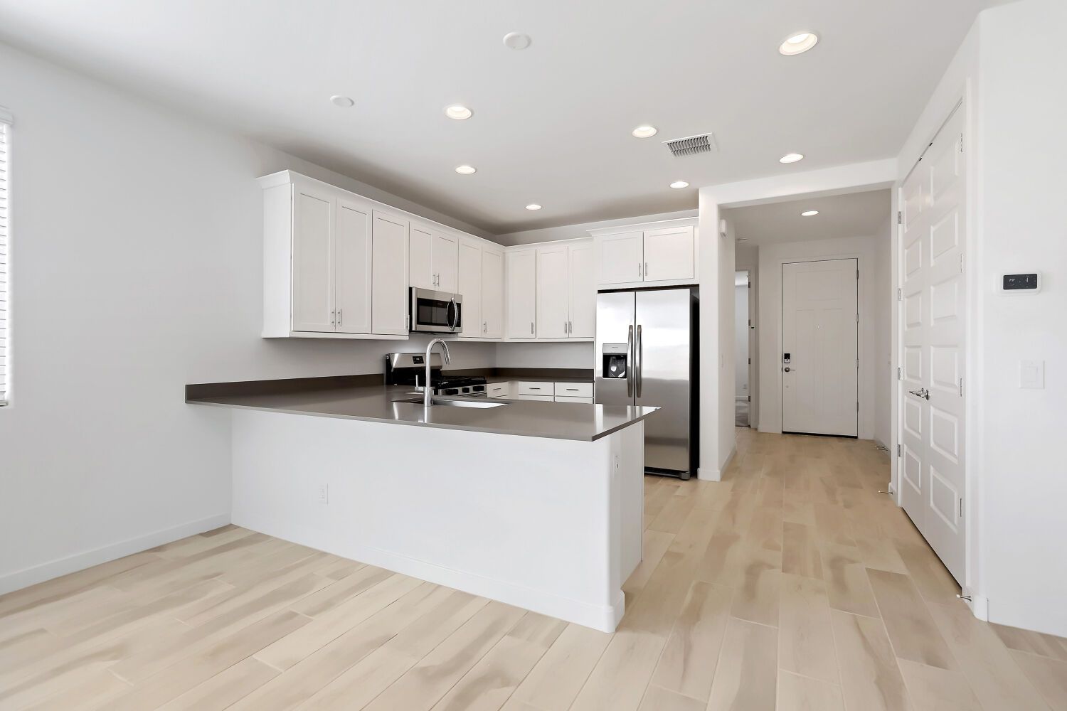 17092 W Swayback Pass   Web Quality   004   04 Kitchen