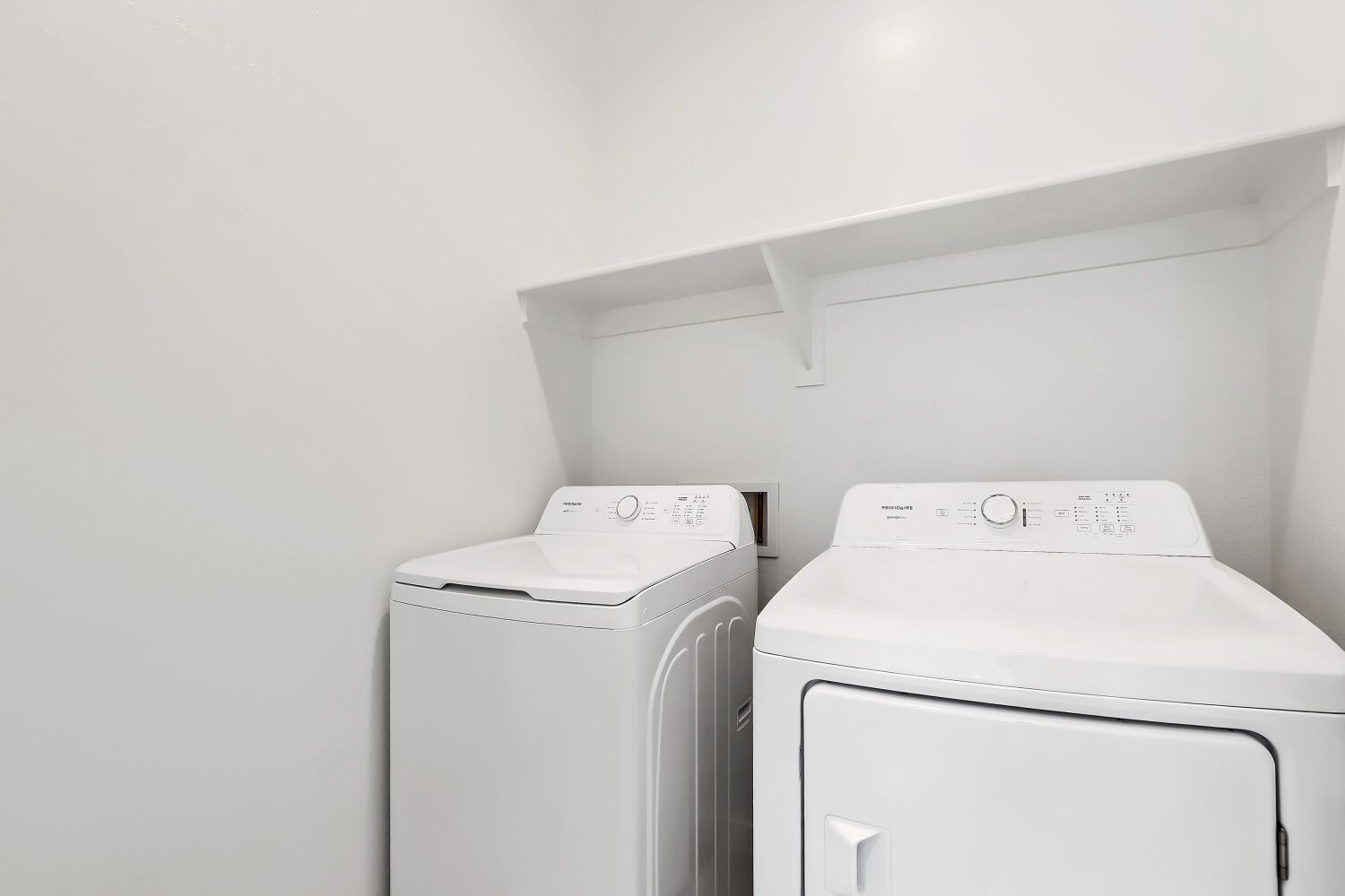 17092 W Swayback Pass   Web Quality   010   10 Laundry Room