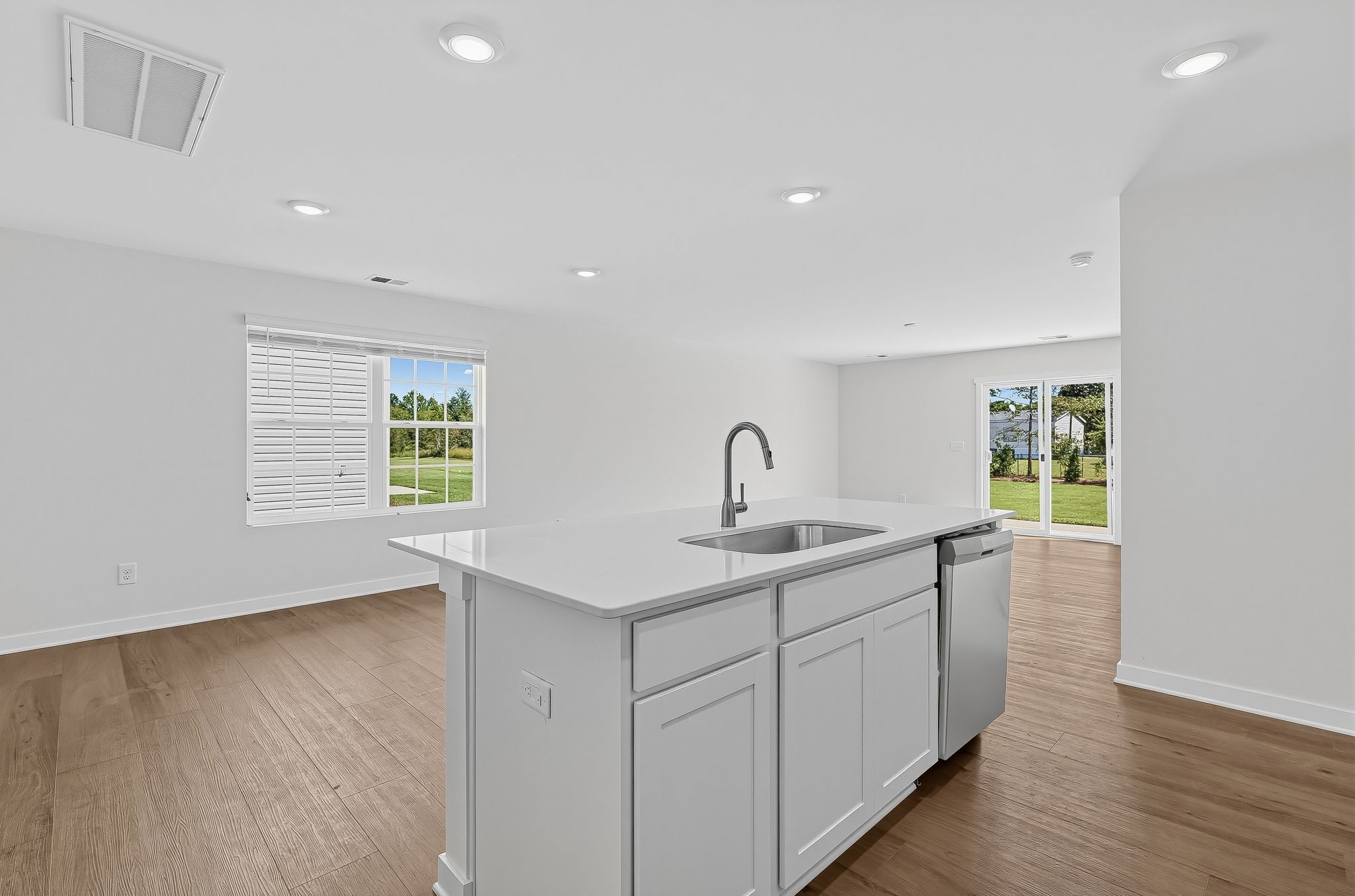 Crescent Hills Emerson II 12