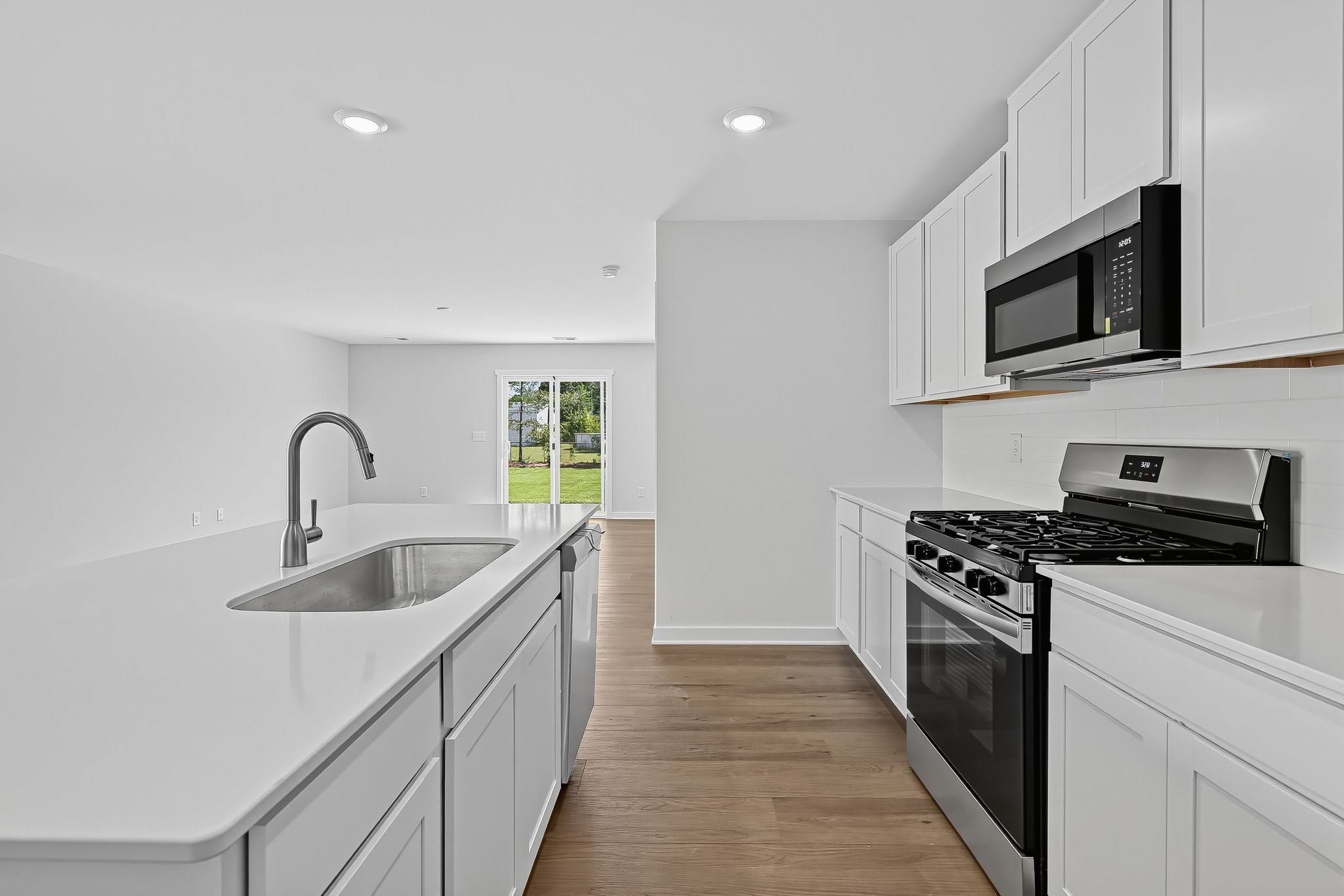 Crescent Hills Emerson II 16
