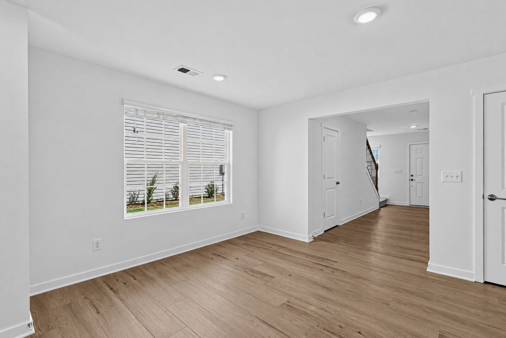 Crescent Hills Dickenson II 10