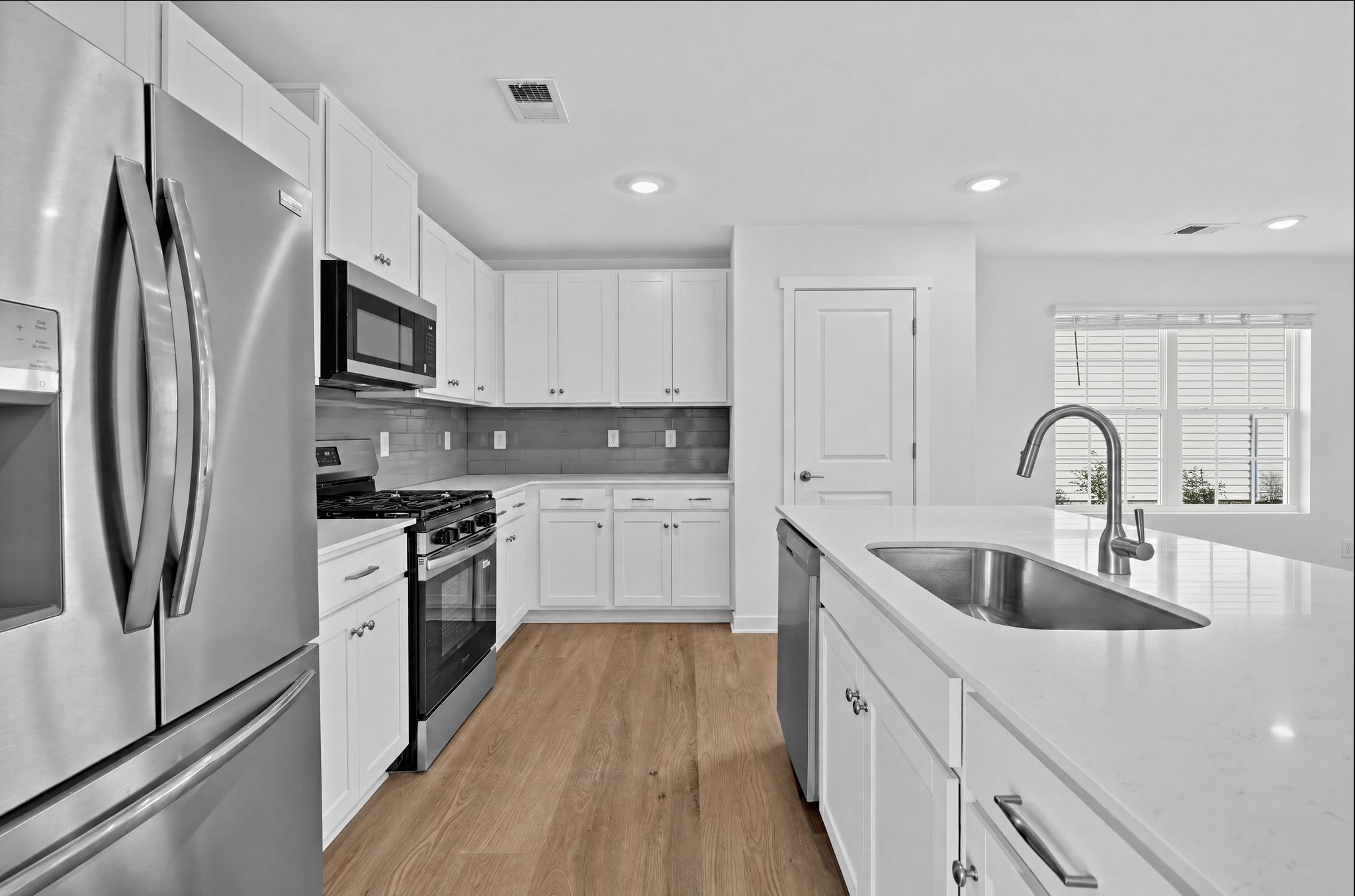 Crescent Hills Dickenson II 15