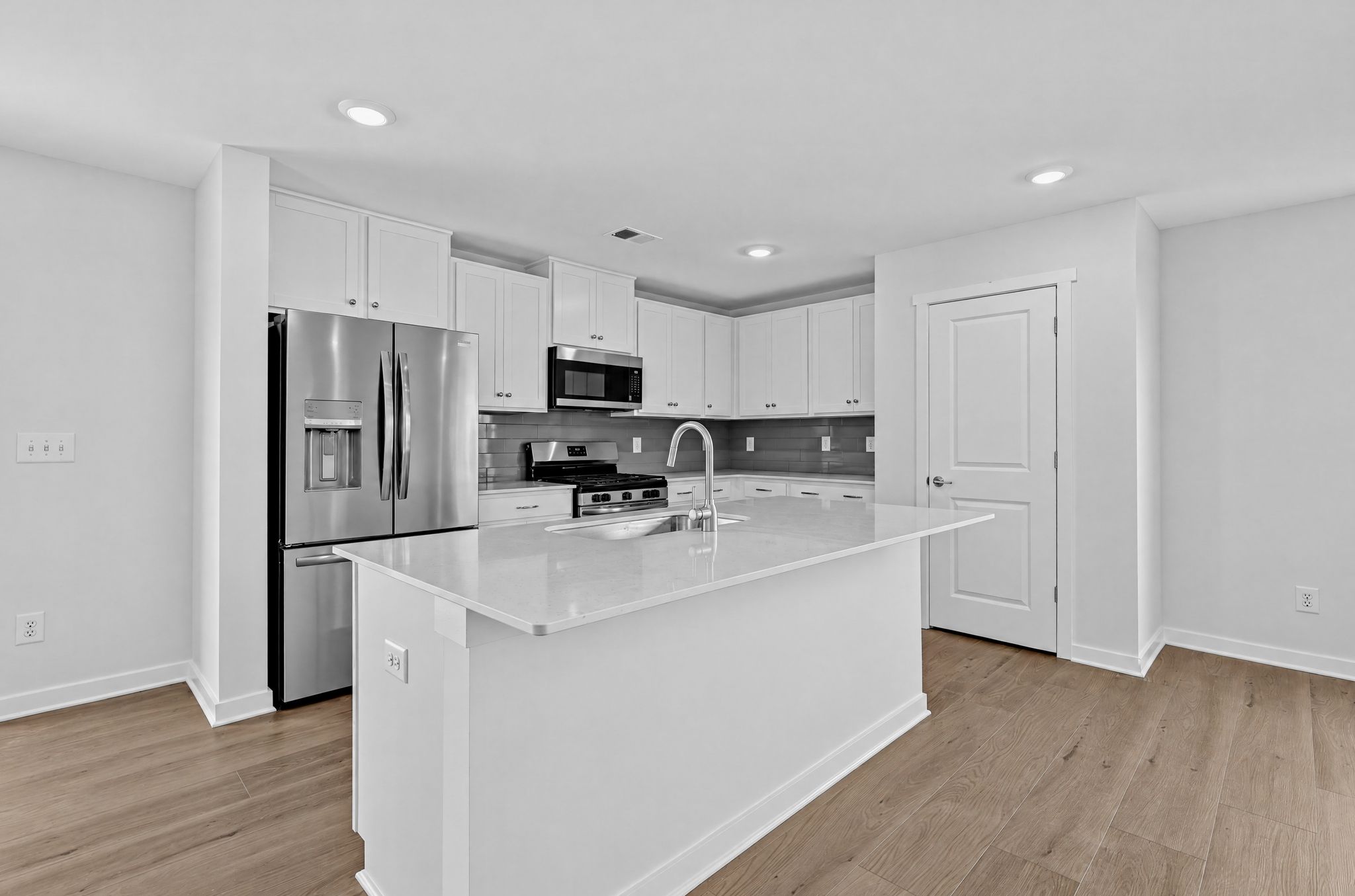 Crescent Hills Dickenson II 17