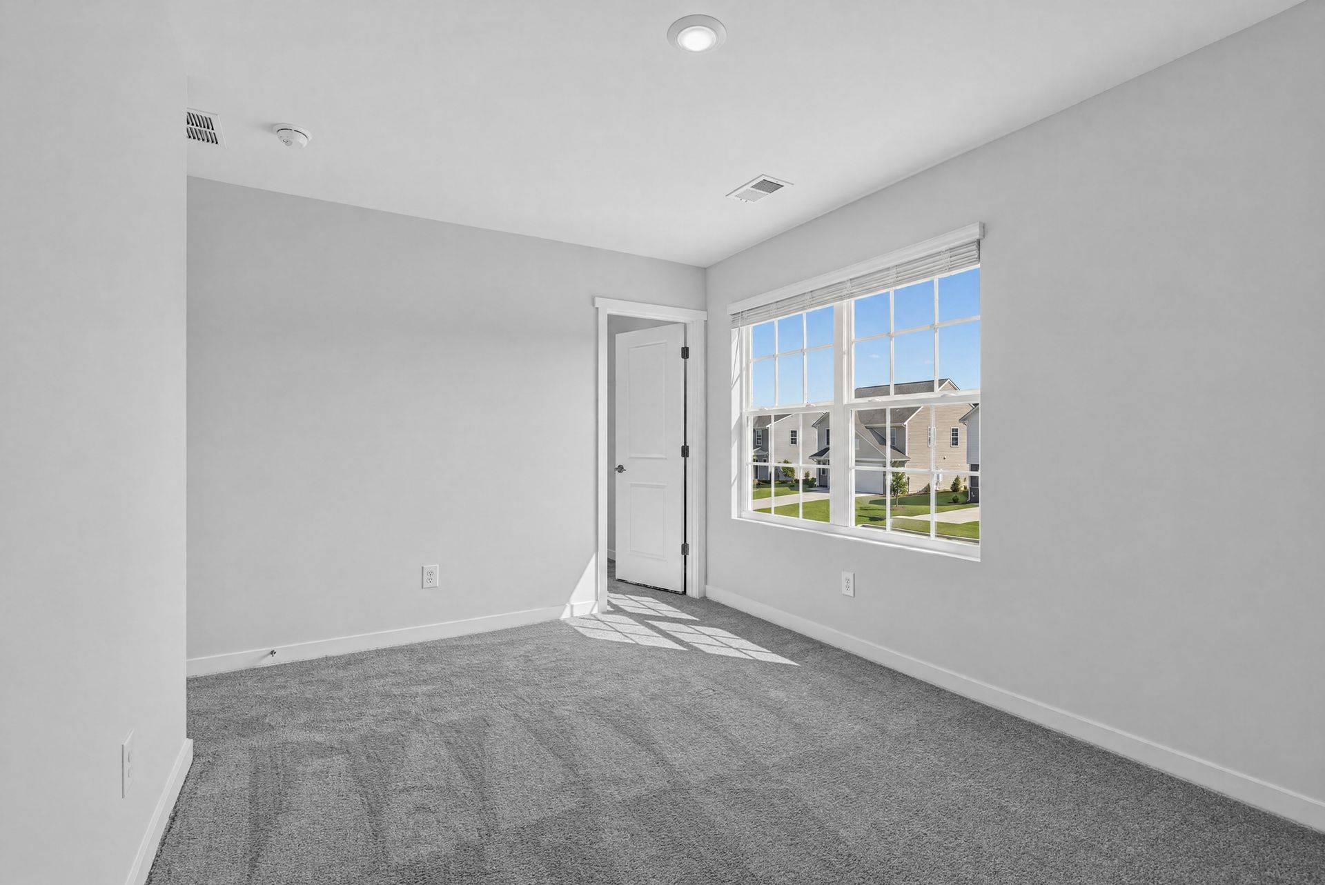 Crescent Hills Dickenson II 20