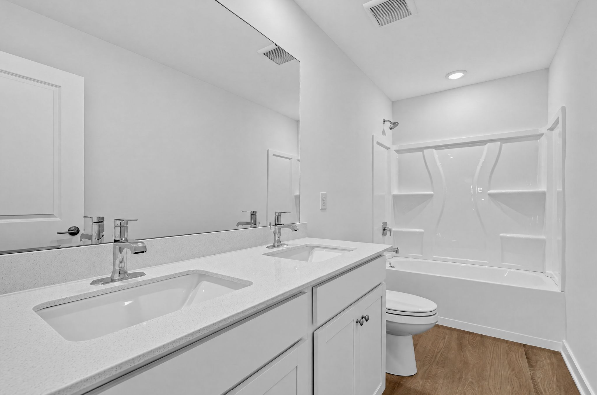 Crescent Hills Dickenson II 25