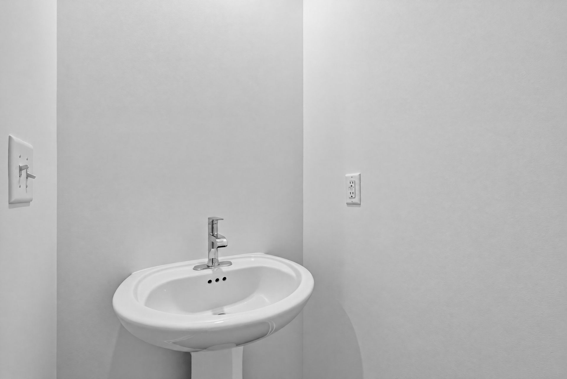 Crescent Hills Dickenson II 28