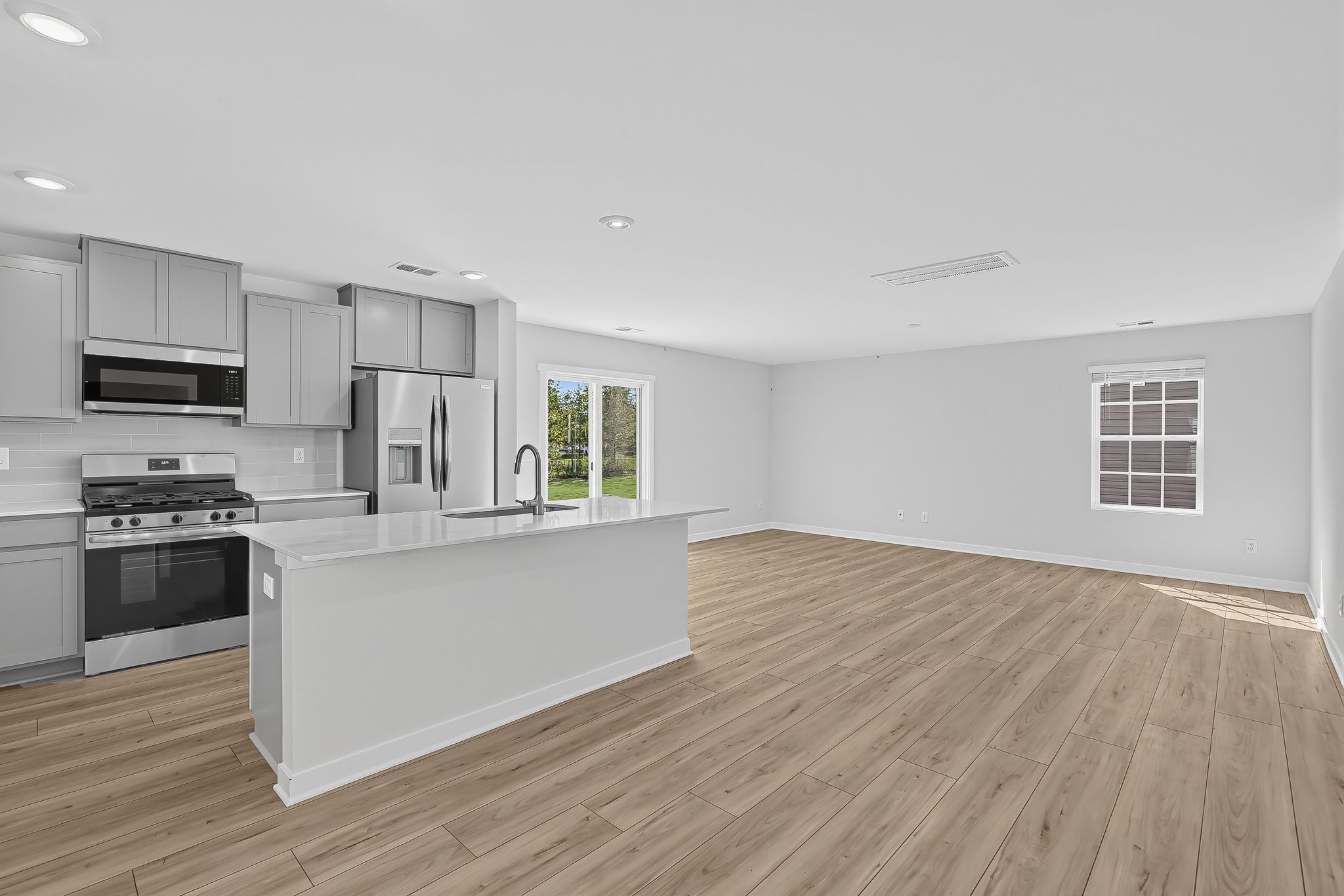 Crescent Hills Dickenson II 9