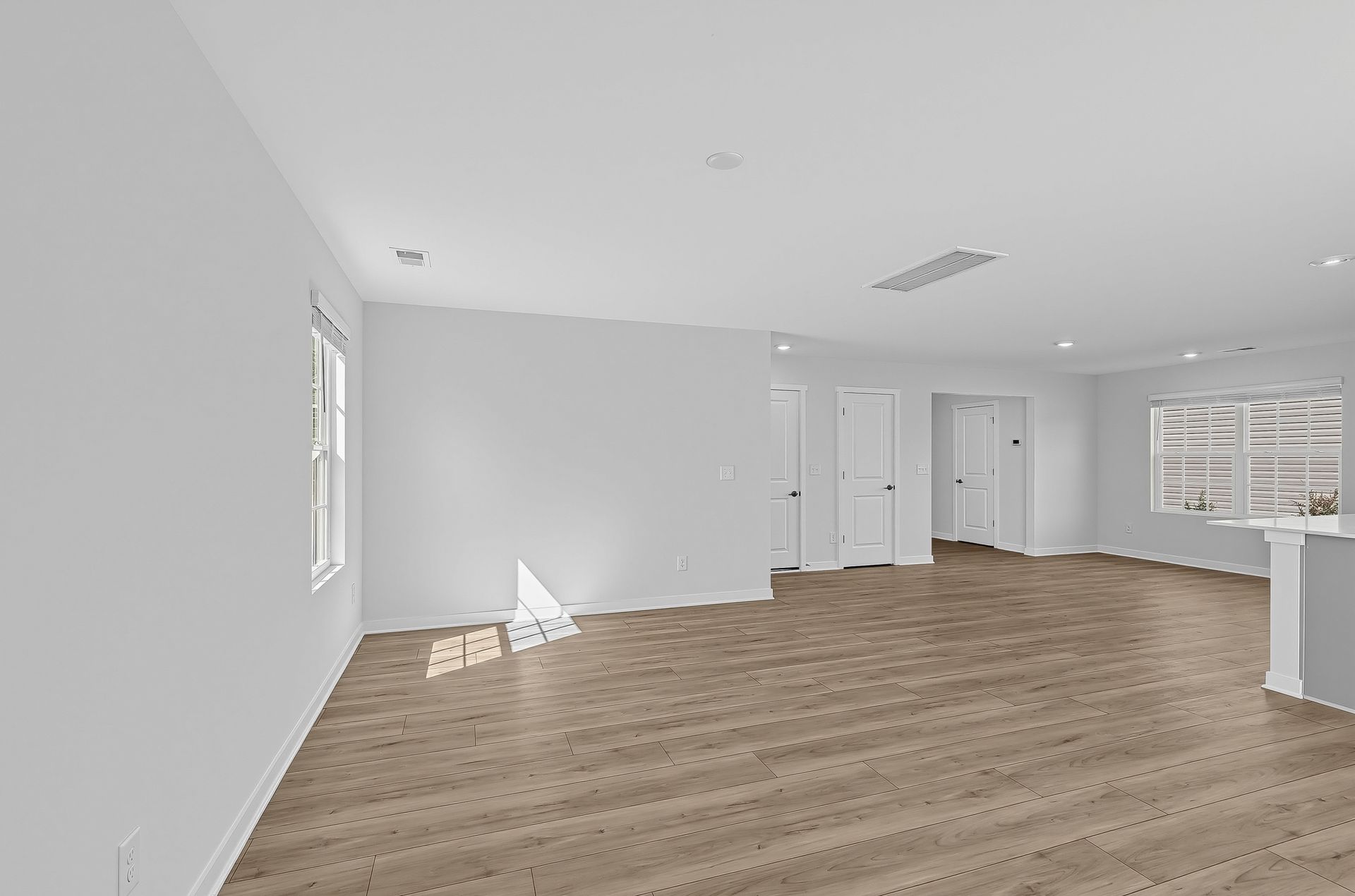 Crescent Hills Dickenson II 10