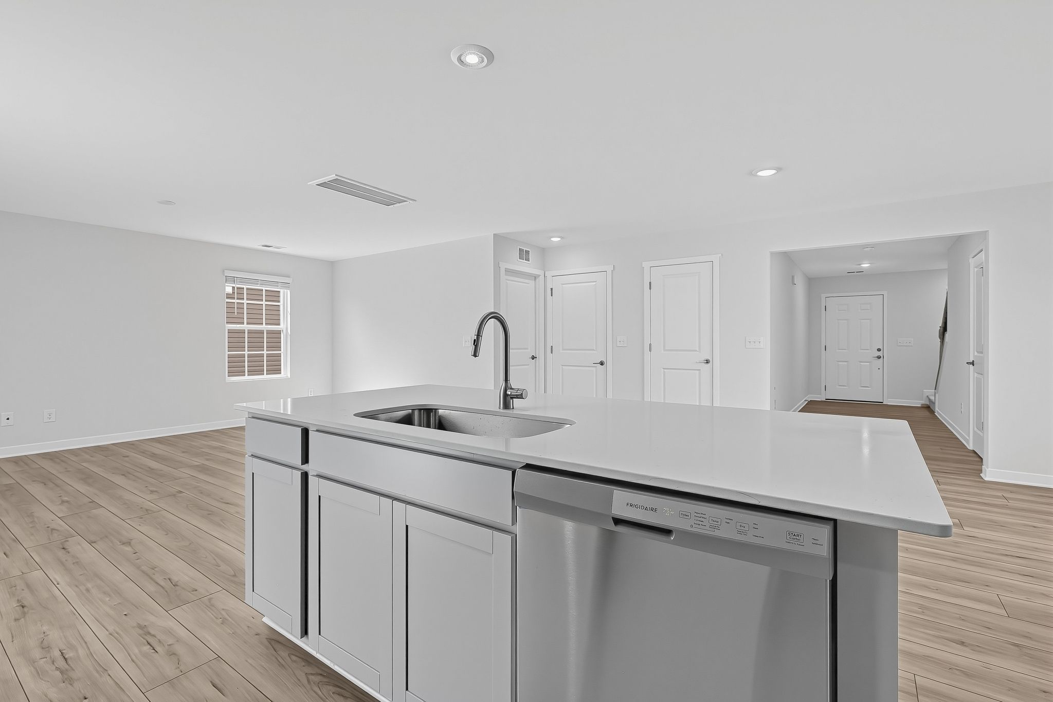 Crescent Hills Dickenson II 11