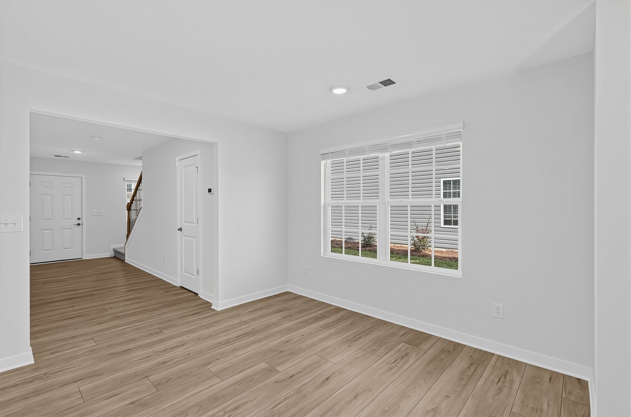 Crescent Hills Dickenson II 18