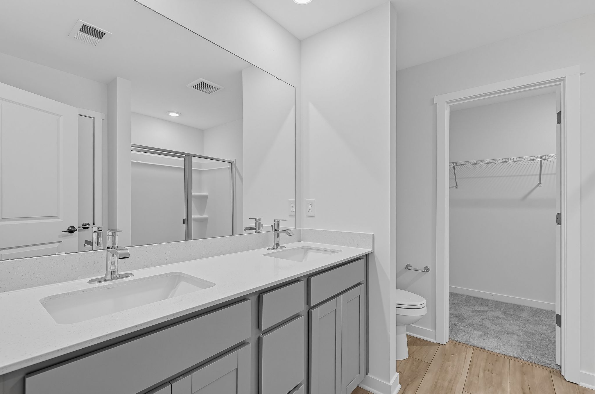 Crescent Hills Dickenson II 26