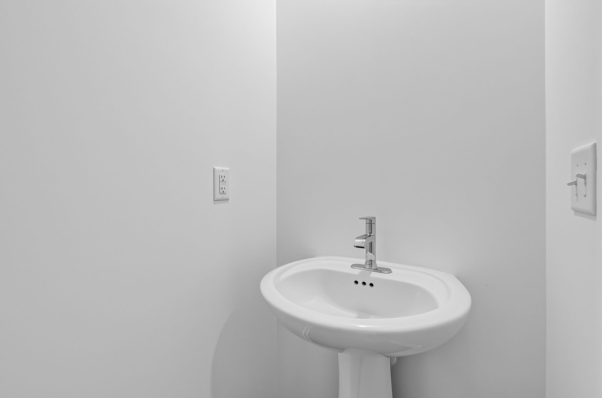 Crescent Hills Dickenson II 28