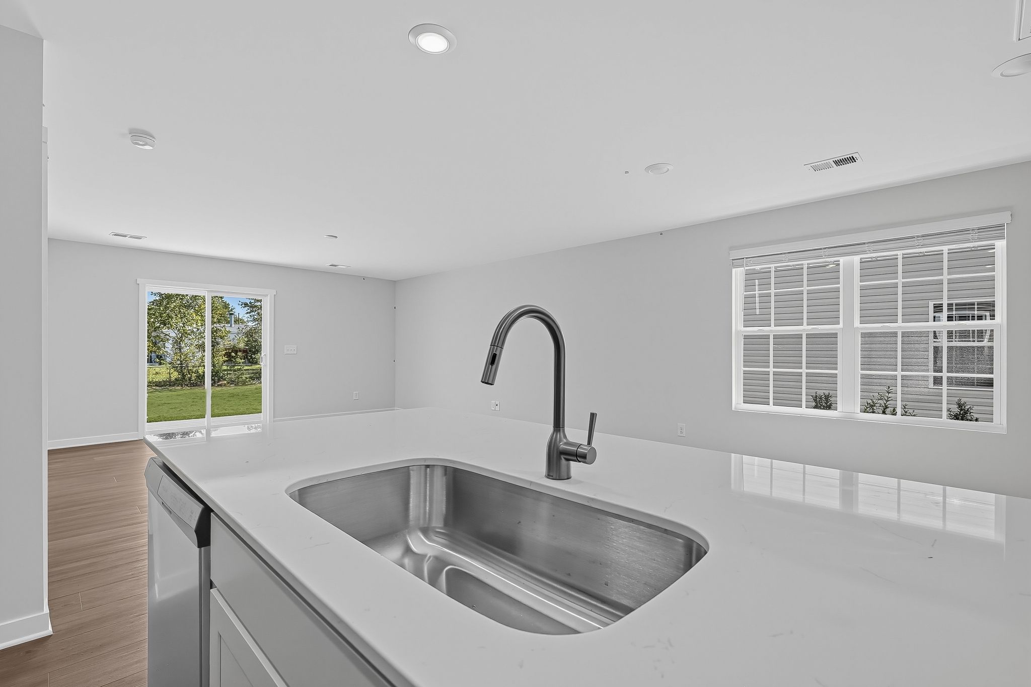 Crescent Hills Emerson II 14