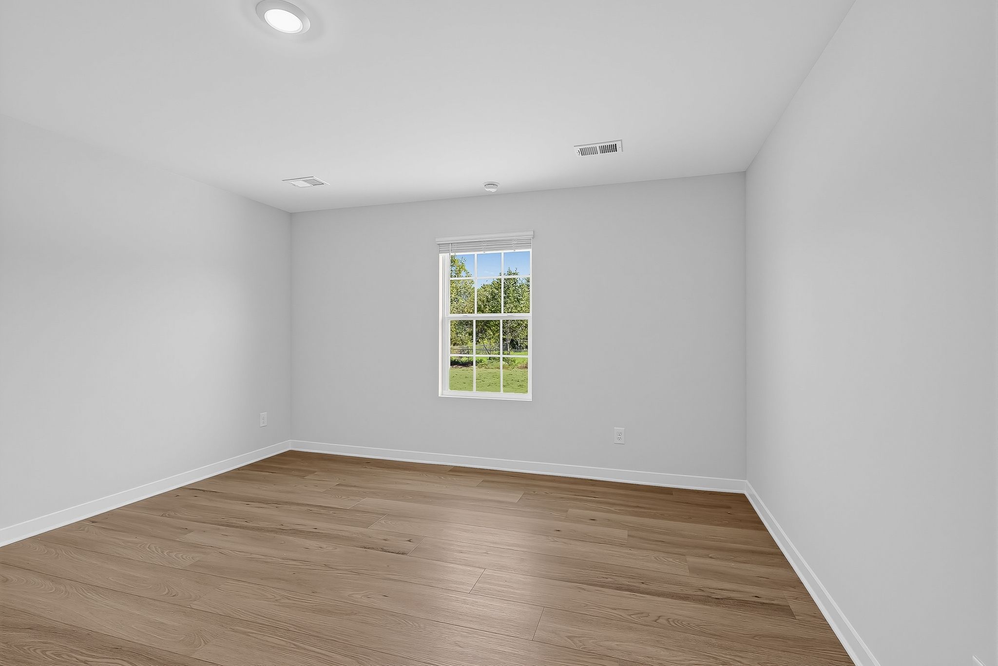 Crescent Hills Emerson II 24