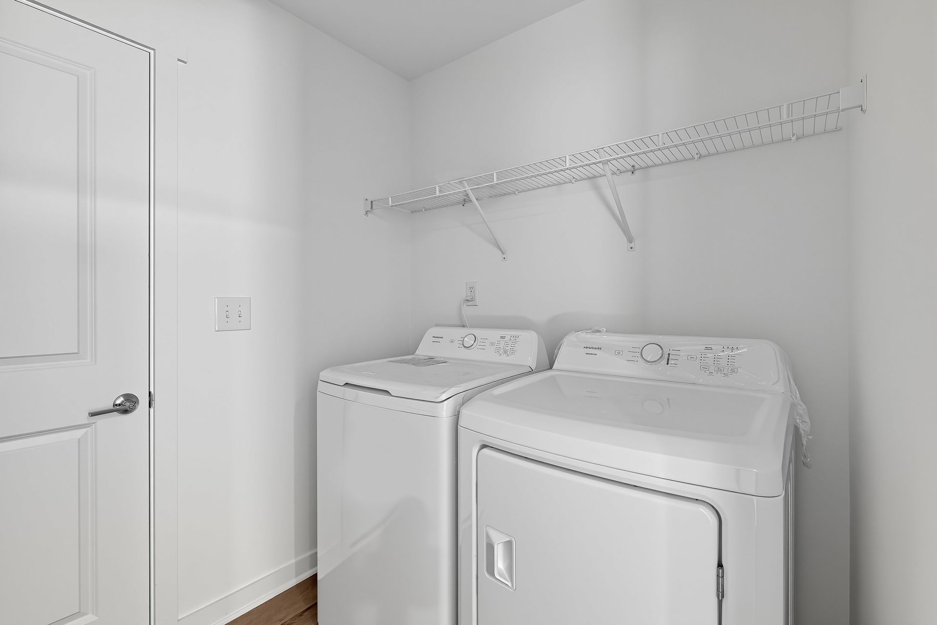 Crescent Hills Emerson II 32