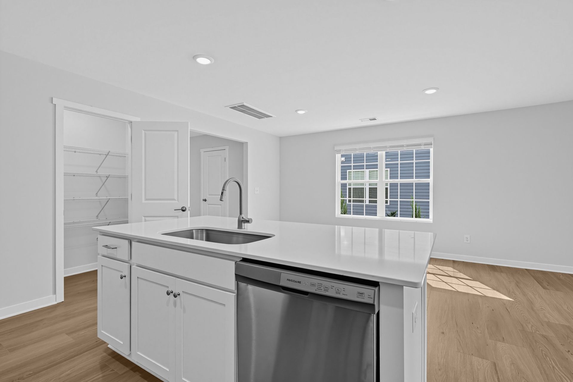 Crescent Hills Emerson II 17