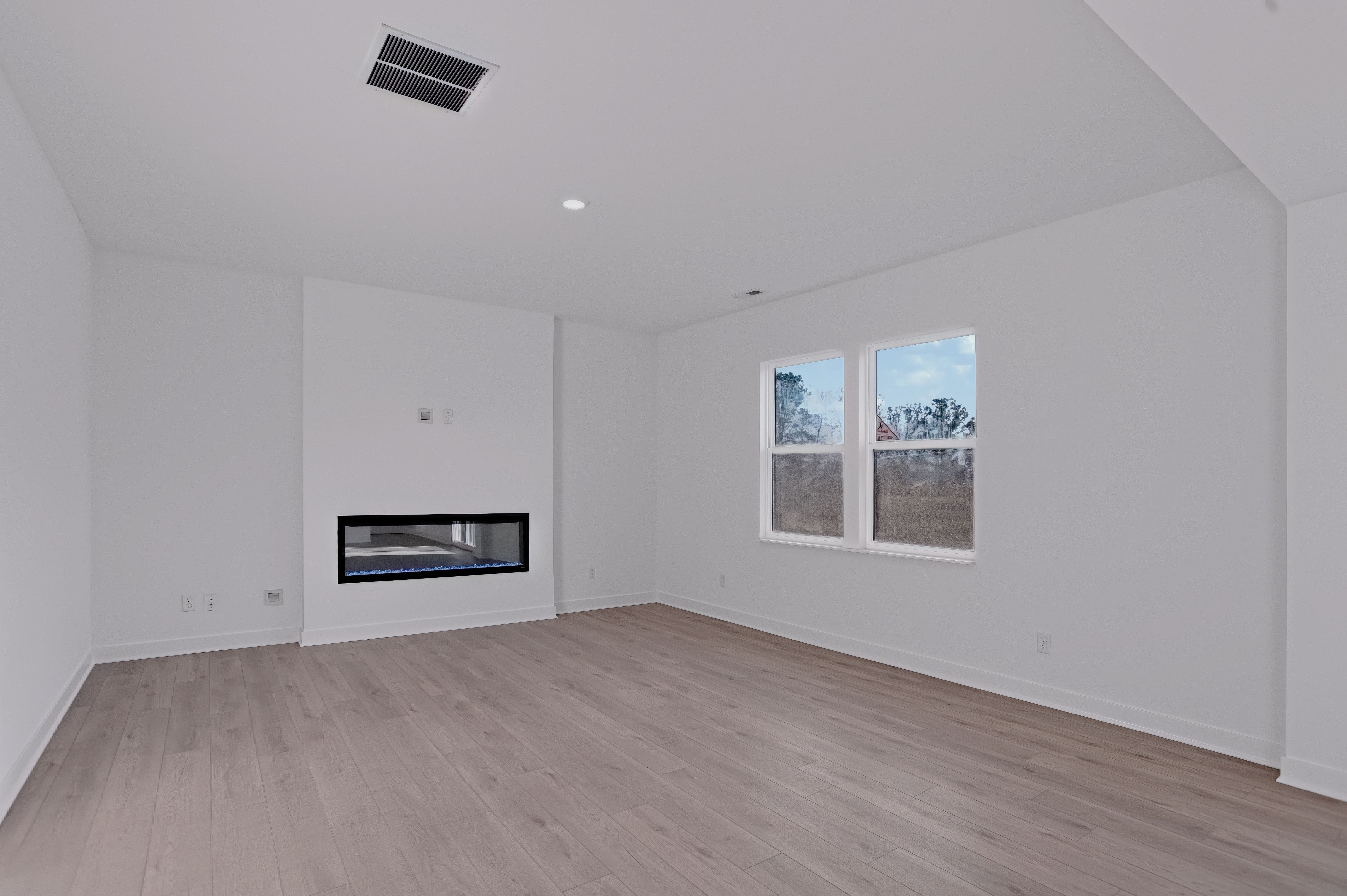 02 077 A1868 HDR