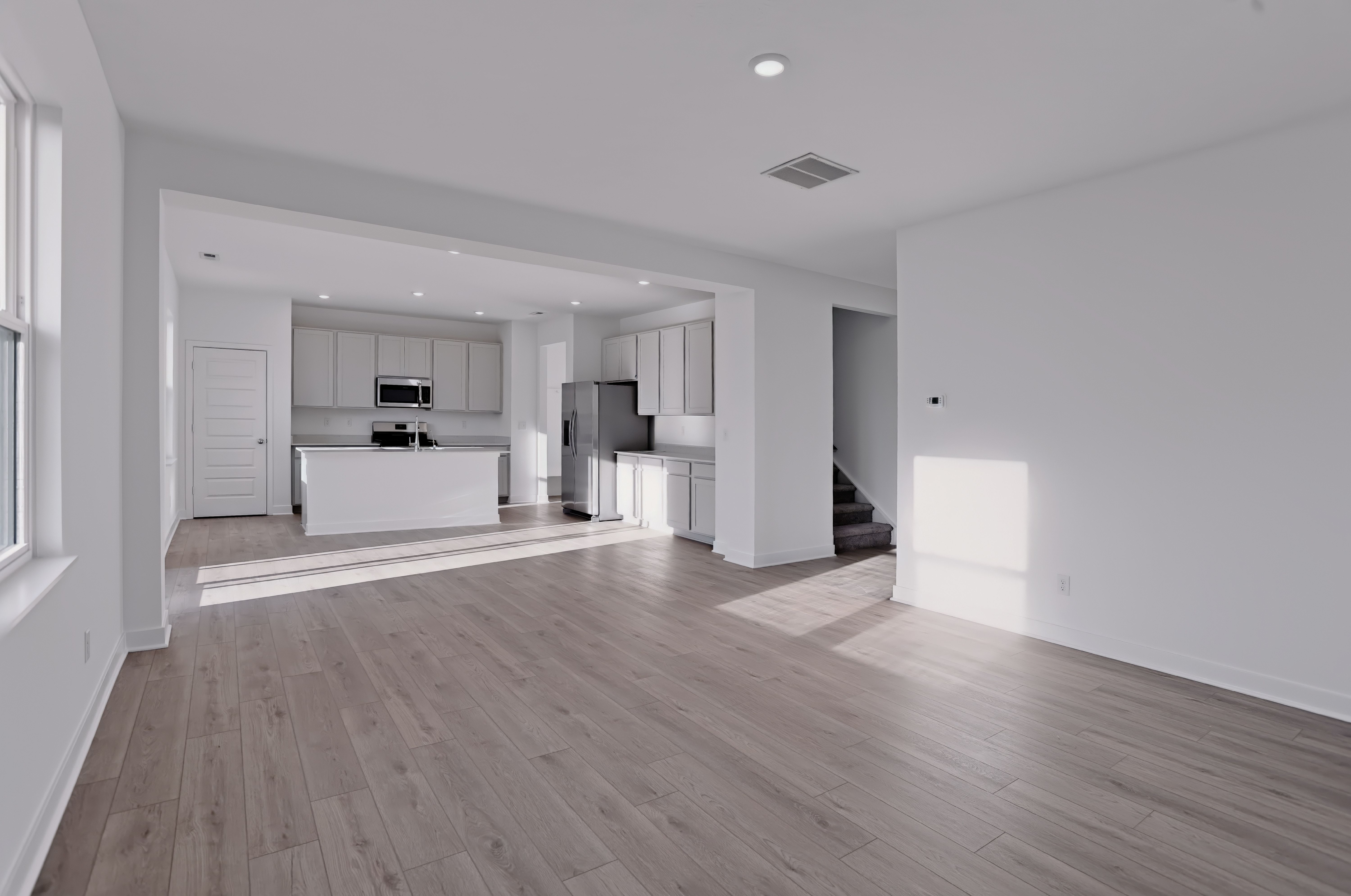 03 077 A1875 HDR