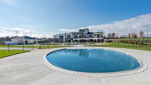 Venue at Monroe outdoor swimming pool