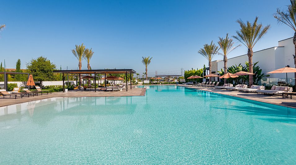 Metro Heights Amenity Pool 3of4