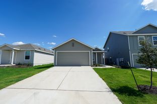 Pinehollow - Rancho Del Cielo - Cottage II Collection: Jarrell, Texas - Lennar