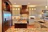 casa en The Coves At Lago Vista por Live Oak Custom Homes