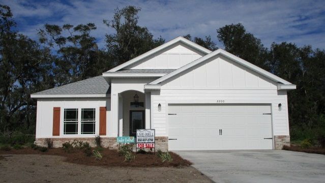 Live-Well Homes por Live-Well Homes en Gainesville Florida