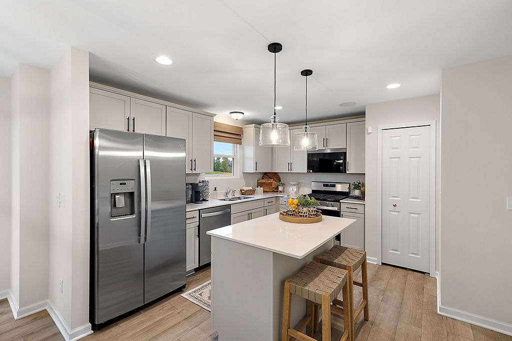 casa en Manors at Salt River por Lombardo Homes Michigan