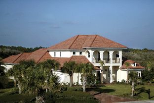 Island Estates por Machin Design Builders en Daytona Beach Florida