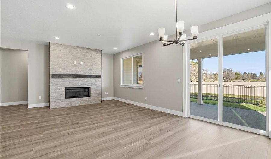 558 E. Lockhart Street (Alden)